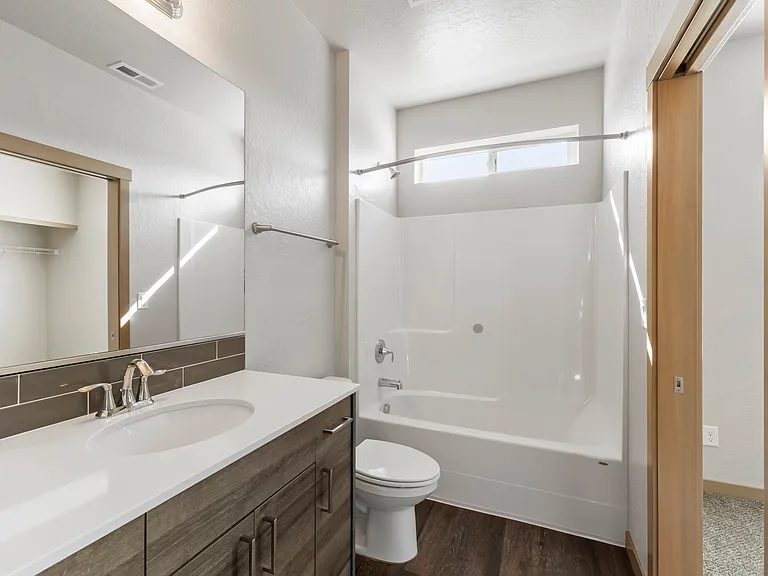 1366 Sq Ft Bathroom