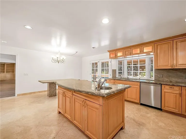 16545 Park Lane Cir — Photo 23