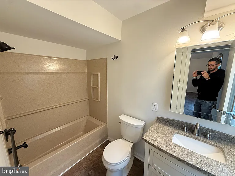 339 Georgia Ct — Photo 4