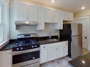 9 Exeter St, Easthampton, MA 01027