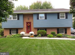 132 Jameslee Dr, Chambersburg, PA 17202