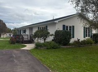 22 Indiana Ave E, Wasaga Beach, ON L9Z3A8
