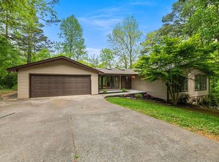 1408 Crestwood Dr, Louisville, TN 37777