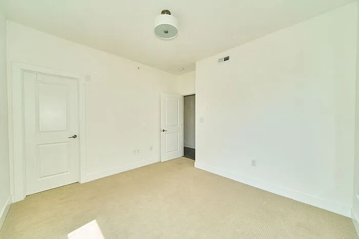 613 Fort Wayne Ave — Photo 15