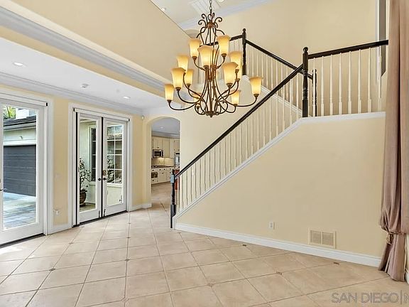 5th image of 302 Crownview Ct