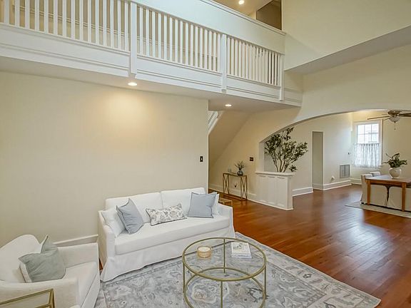 5th image of 931 Evelina St
