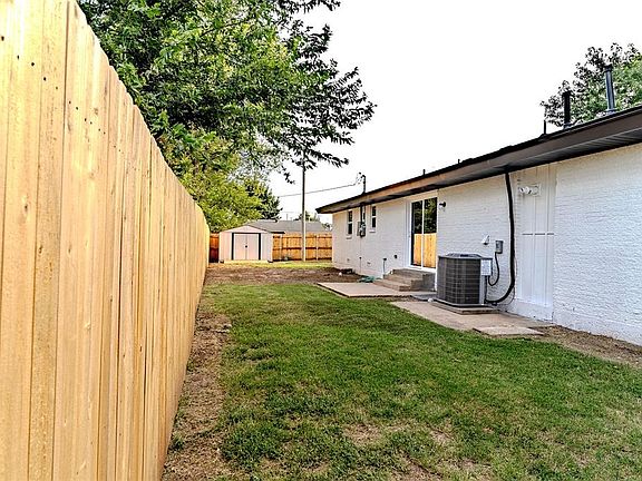 4th image of 4700 Elmview Dr