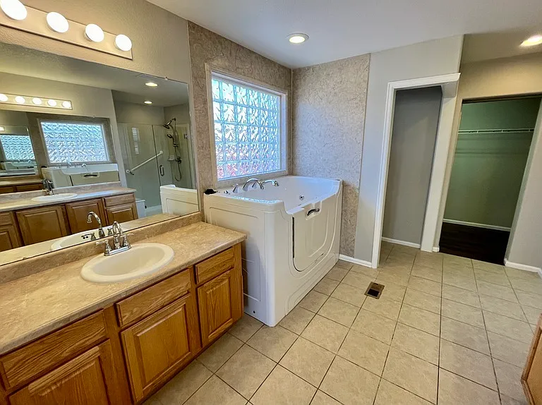 23687 E Bellewood Dr — Photo 23
