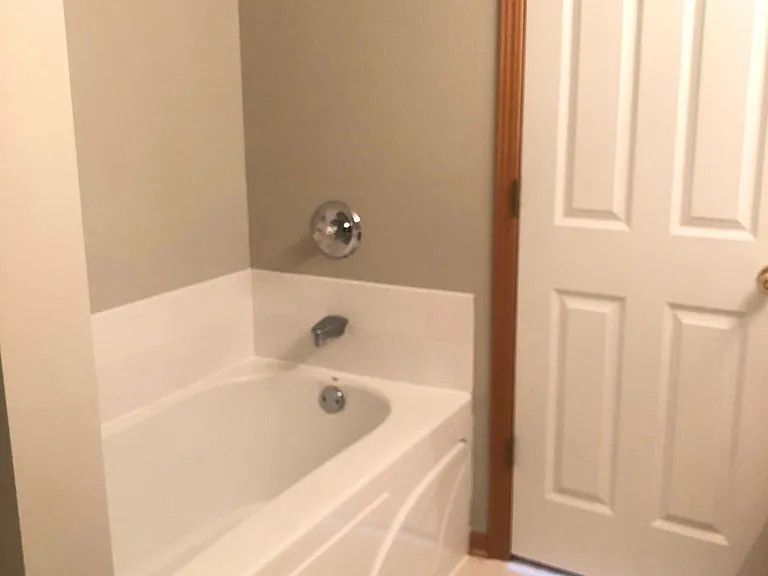 9124 Holly Ln N — Photo 16