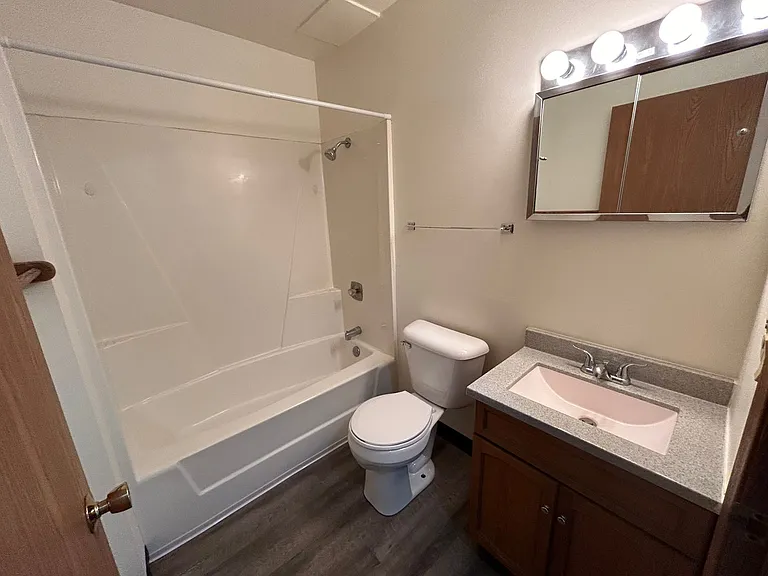 Prairie Village Apartments — Photo 8