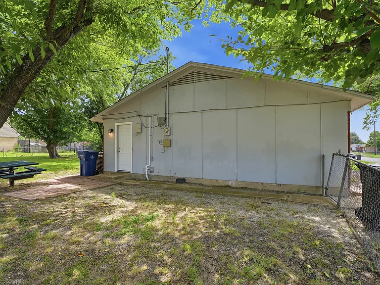 501 Rosewood Hills Dr — Photo 25