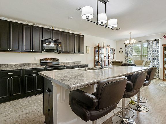 5th image of 69 Whisperwood Ln