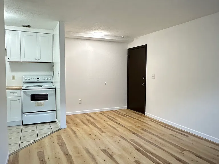 1303 Cove Ave #104 — Photo 3