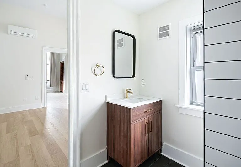 1913 Wallace St #8 — Photo 3