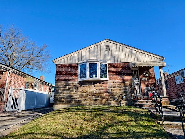1st image of 5827 208th St