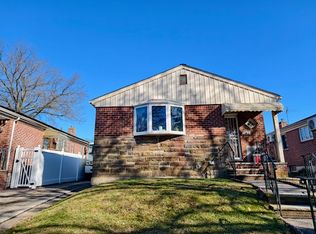 5827 208th St, Oakland Gardens, NY 11364