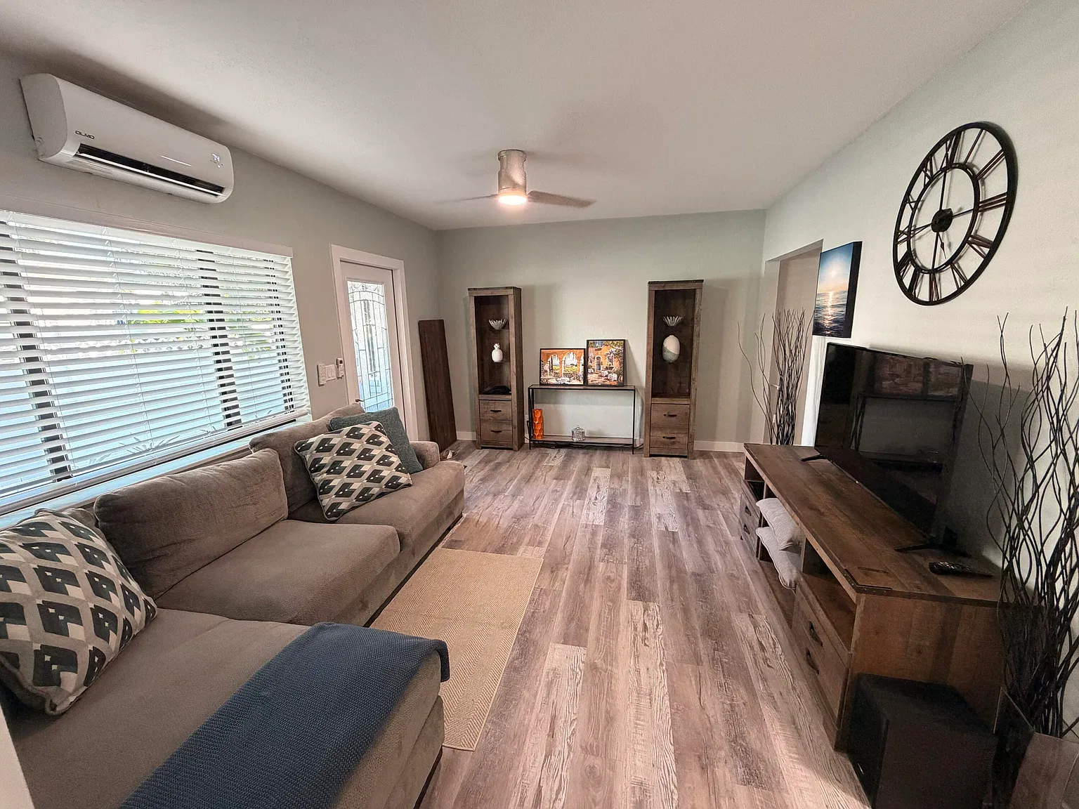 2 bed, 1.0 bath, 700 sqft, $3,900 — Photo 2