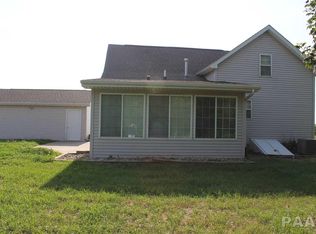 10300 W Eddlemon Rd, Hanna City, IL 61536