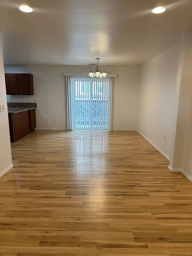 102 Mizzou Ct. — Photo 2