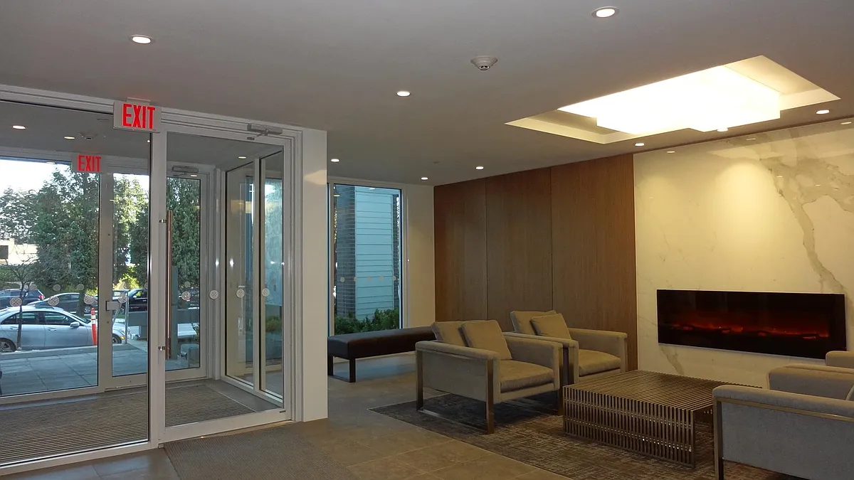 Building Photo - 6633 Cambie St #600