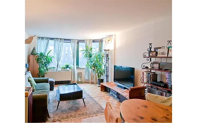 Sold by Douglas Elliman | media 14