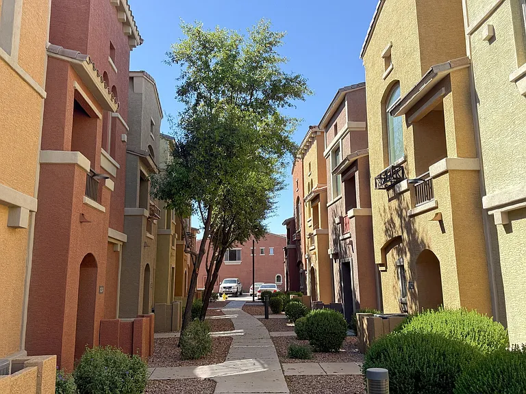 240 W Juniper Ave #1027 — Photo 3