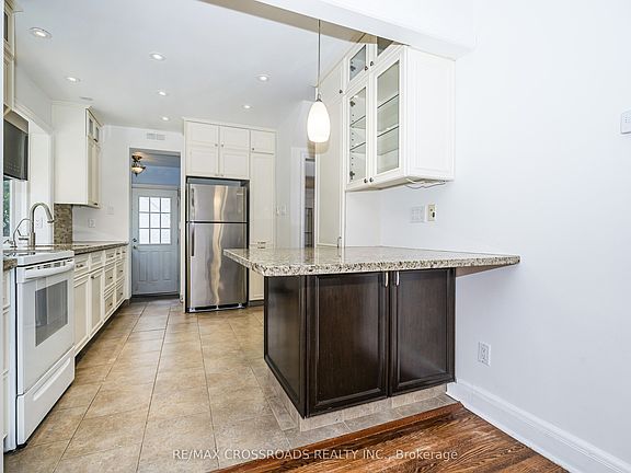 5th image of 19 Strathgowan Cres