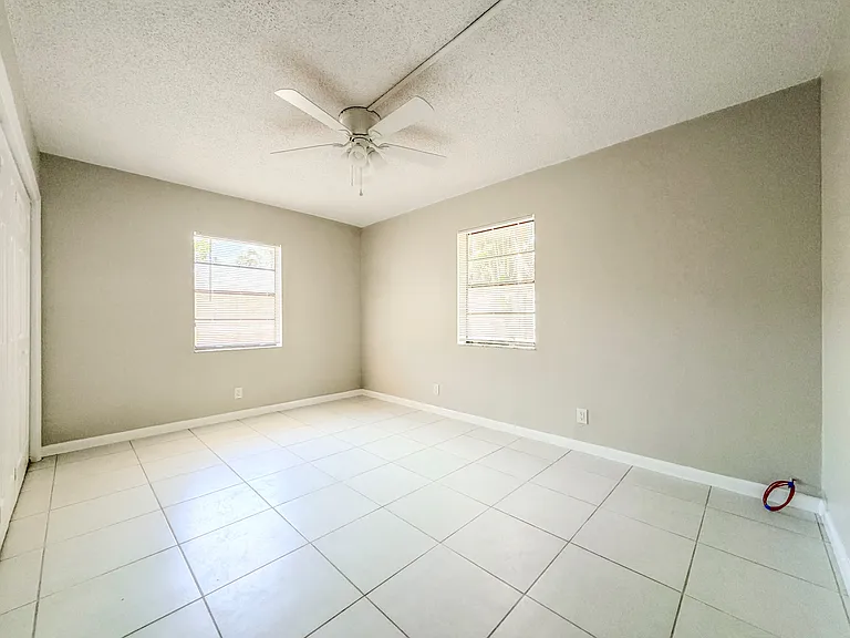 1515 N Federal Hwy #1 — Photo 5