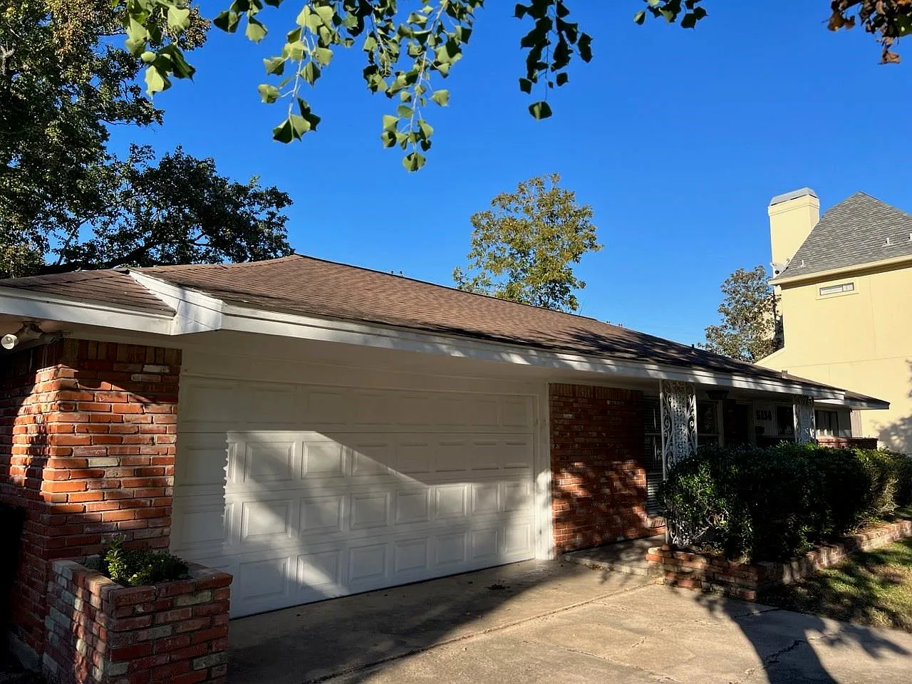 3 bed, 2.0 bath, 1688 sqft, $2,200 — Photo 2
