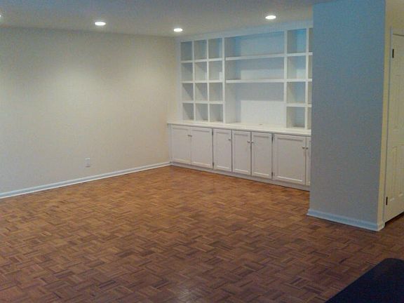 LR viewed from Kitchen