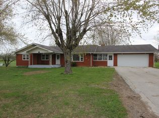 738 S Water St, Seymour, MO 65746
