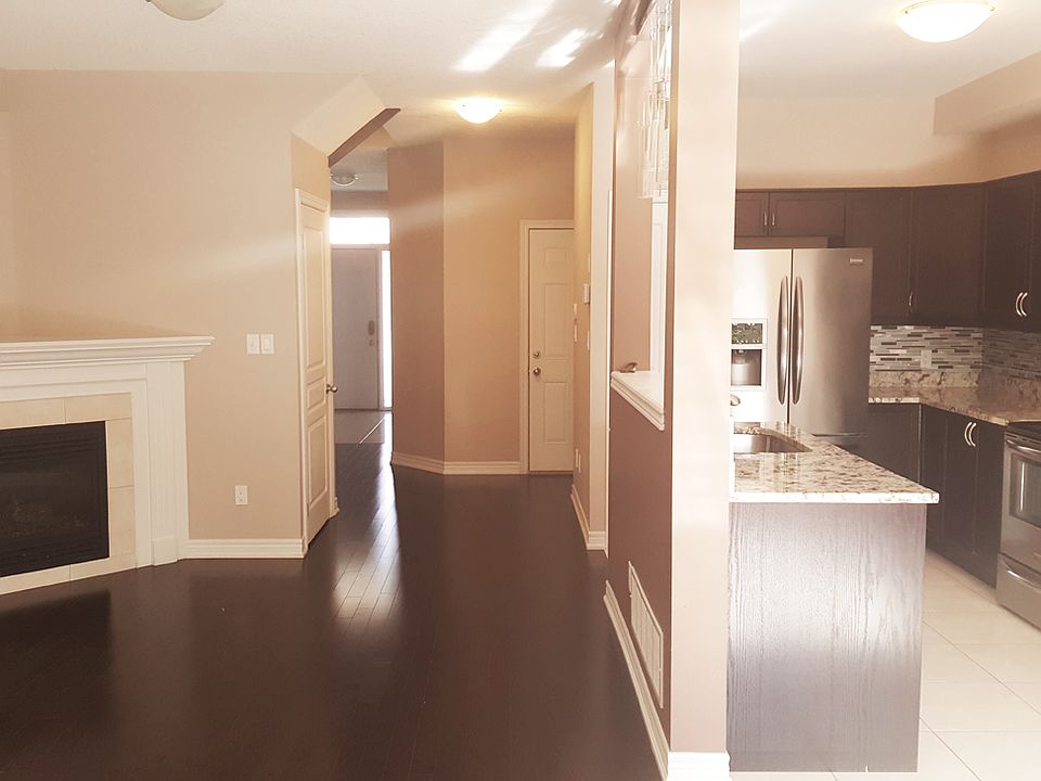 1st image of 94 Springvalley Cres