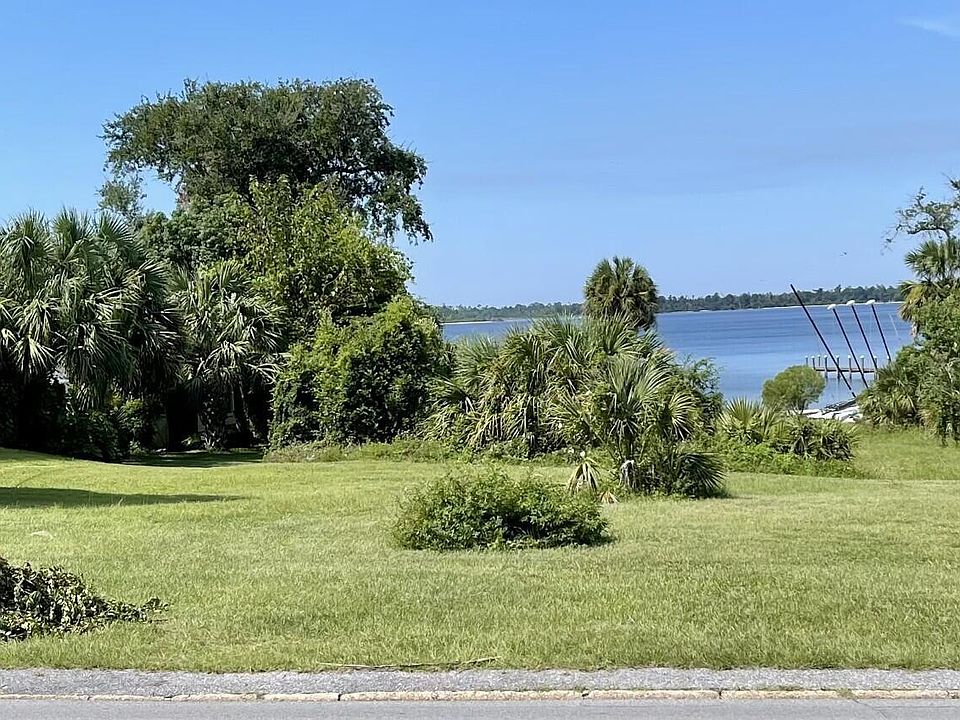 2nd image of 306 Bunkers Cove Rd