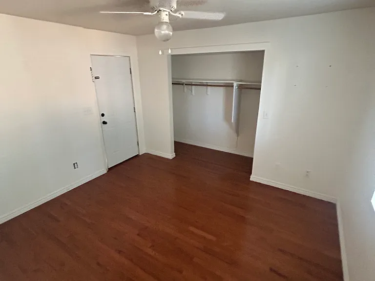 4801 W Irving St — Photo 14