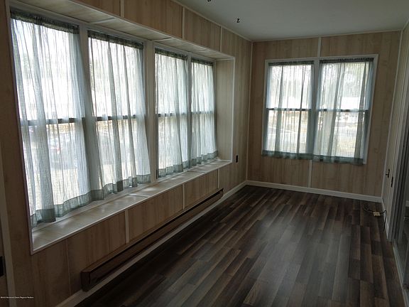 3rd image of 29A Lexington Dr