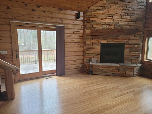 2nd image of 13934 Autumn Ave