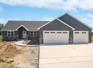 W7031 Jaclyn Ln, Greenville, WI 54942