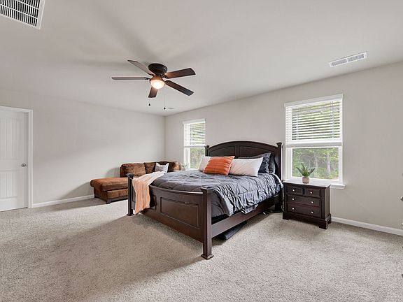 5th image of 529 Currant Cir