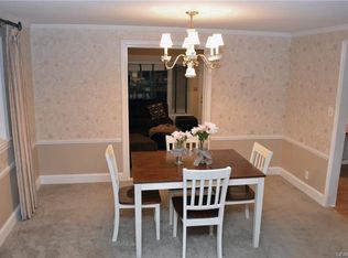 57 Meadowbrook Rd, Buffalo, NY 14221