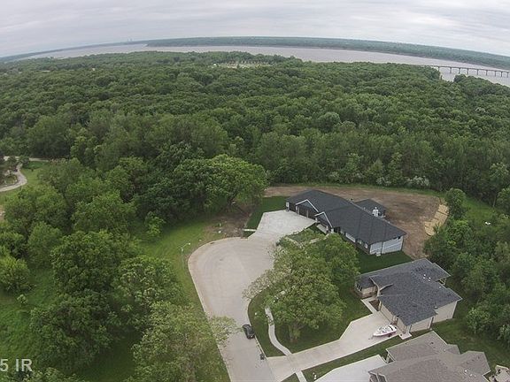 4th image of 1613 Lyndale Dr