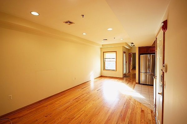 2nd image of 612 Park Ave