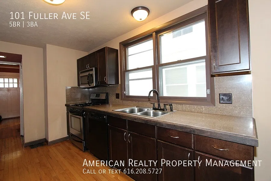 5 bed, 2.5 bath, 1350 sqft, $2,600 — Photo 4