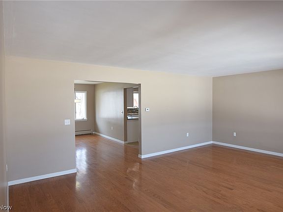 4th image of 5929 Pat Ann Dr NW