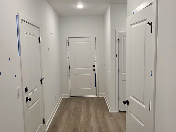 2nd image of 164 Kingswood Cir