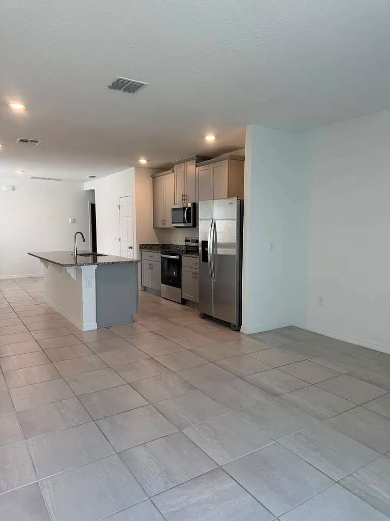 3 bed, 1483 sqft, $1,845 — Photo 3