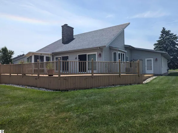 2953 E Midshipman Dr, Au Gres, MI 48703