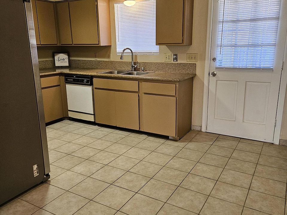 1st image of 2613 W HAZELWOOD Street