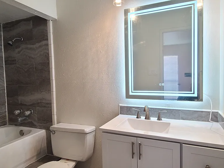 6705 Greenfield Dr — Photo 11