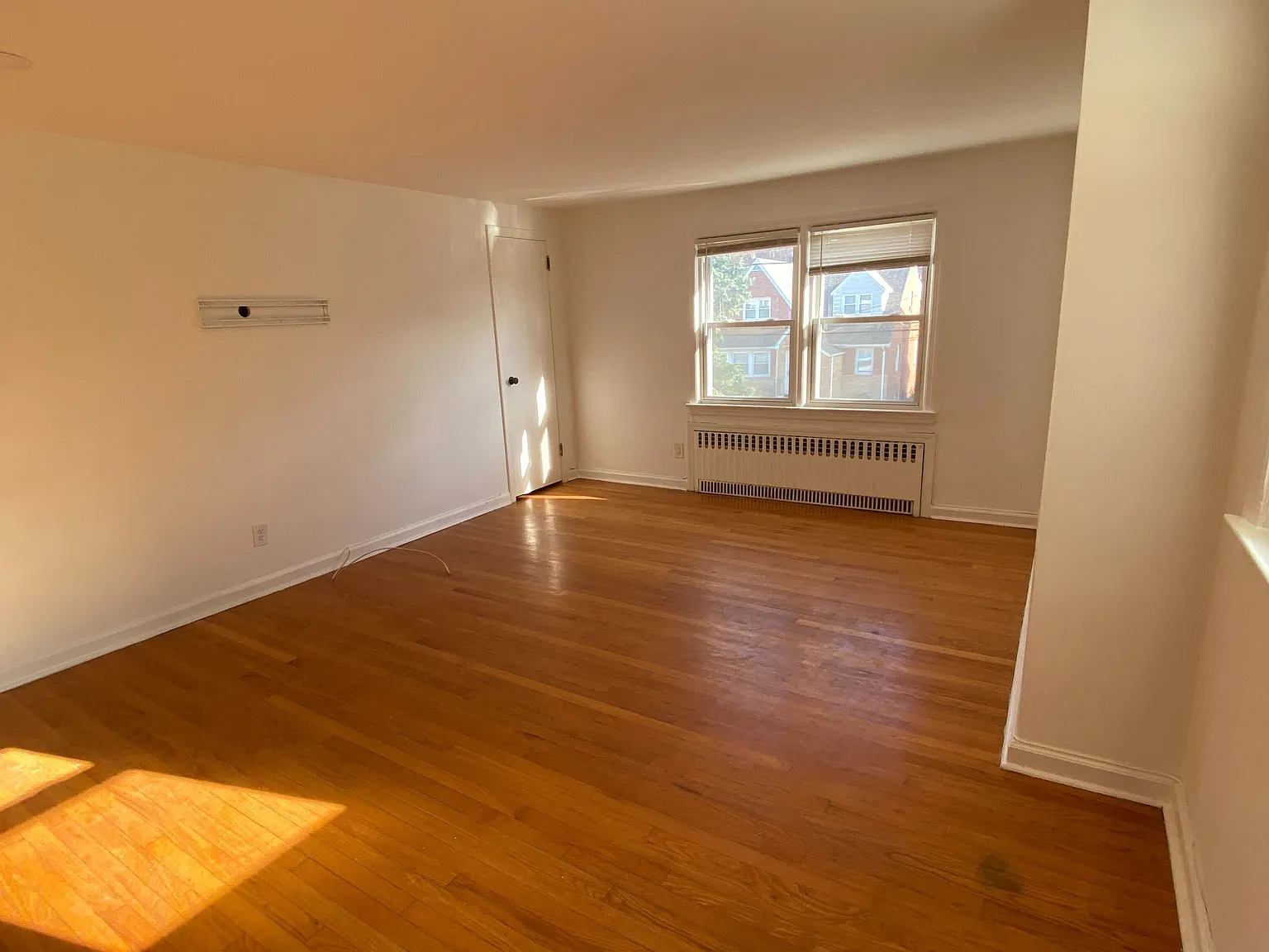235 Pulaski Ave — Photo 2