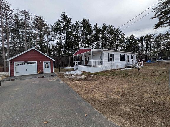 2nd image of 11 Corn Hill Rd